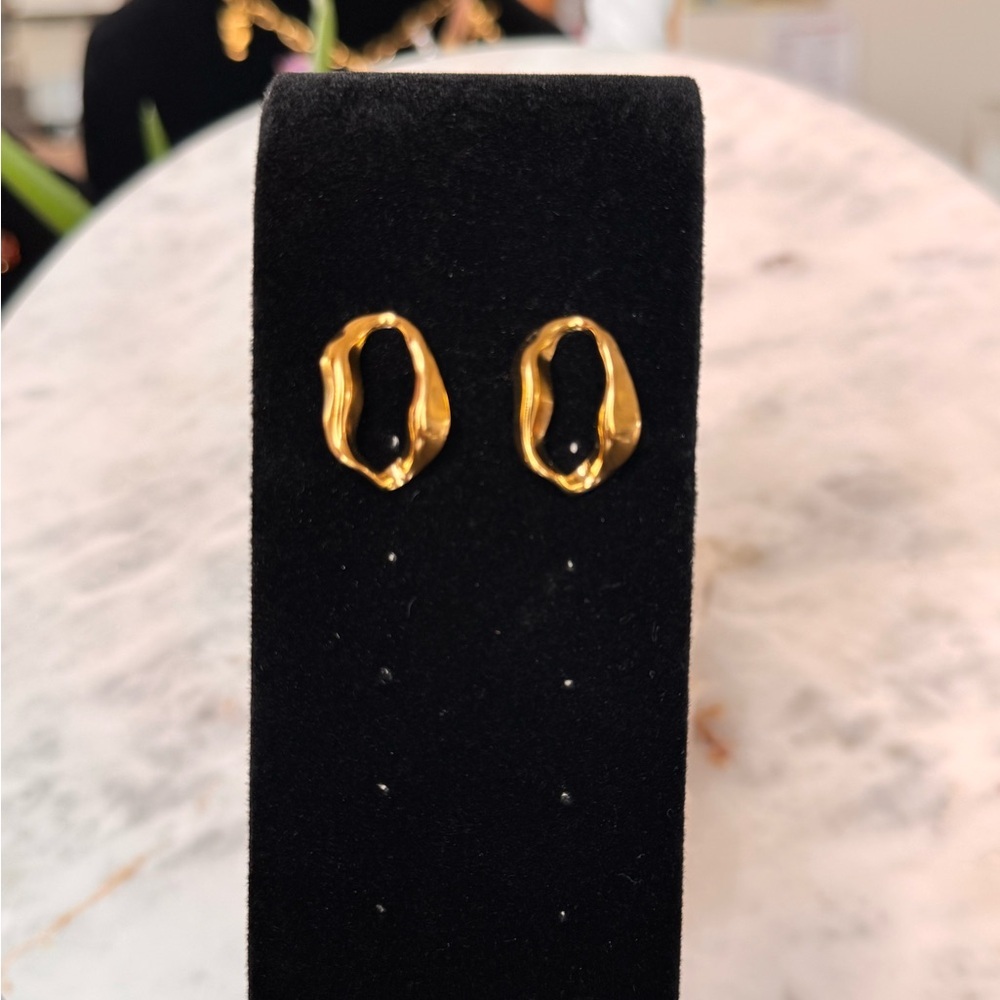 18K Gold Plated Sculpted Earrings - Picture 2 of 5